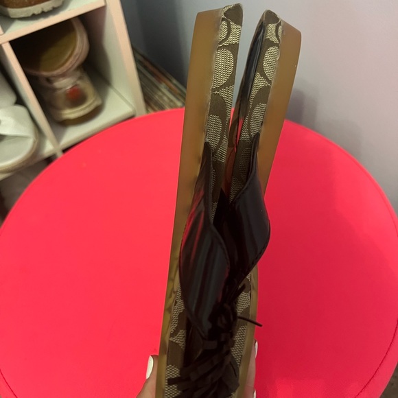 Coach brown tan C flip flop tassel bling vintage - Picture 4 of 6